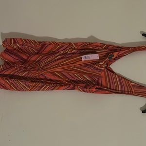 Women dress, size L and color is pink